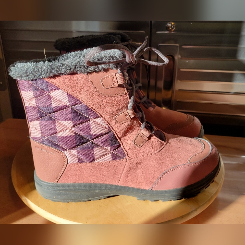 Columbia Ice Maiden Shorty Women's Waterproof Winter Boots Size 11- Women